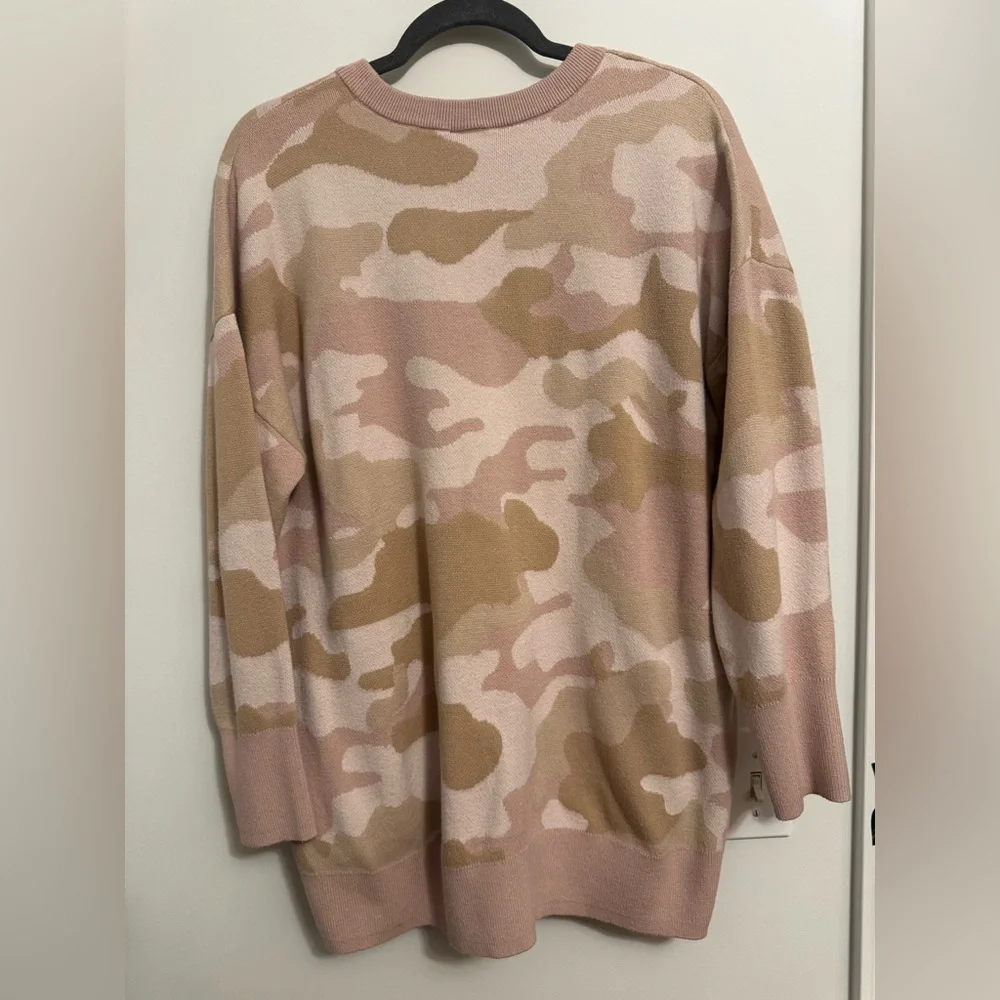 EUC Torrid Camouflage Pink and Tan V Neck Pullover Sweater - Picture 2 of 6
